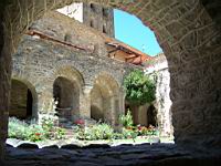 Abbaye Saint-Martin-du-Canigou, Cloitre, Jardin